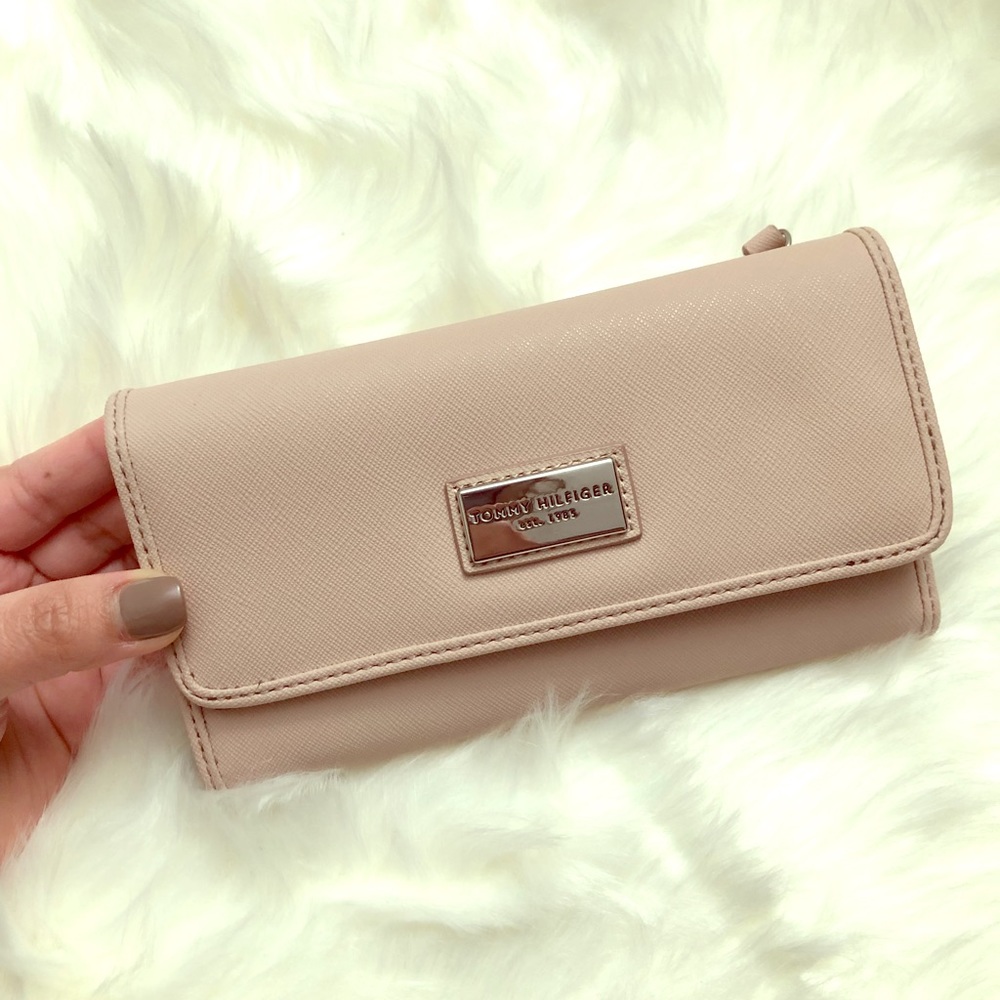 Tommy Hilfiger wallet